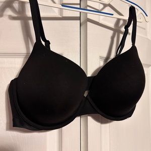 Victoria’s Secret 40D tshirt push up bra